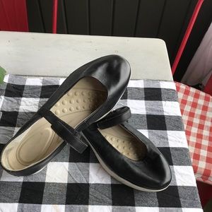 Easy spirit Mary Janes. Black. Size 10.